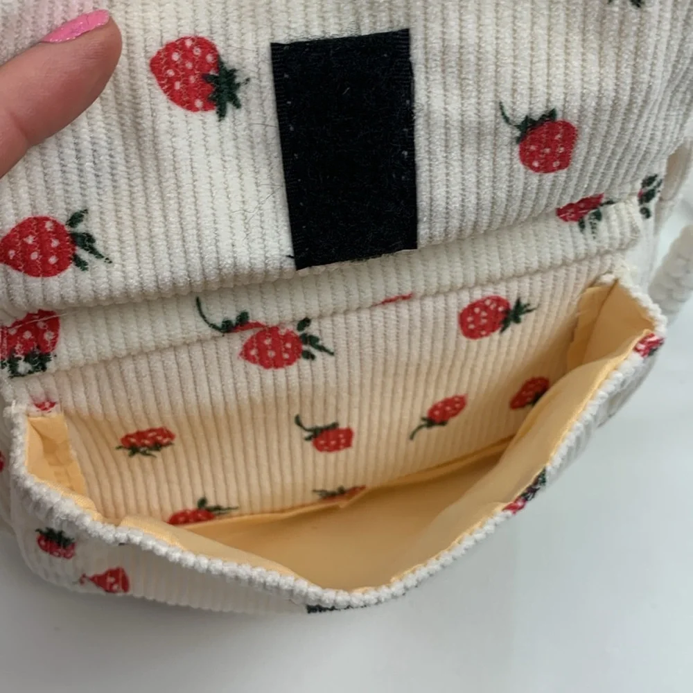 N/A strawberry print
